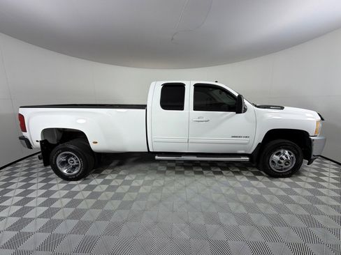 Used 2011 Chevrolet Silverado 3500 LTZ w/ LTZ Plus Package AWD/4WD image 4