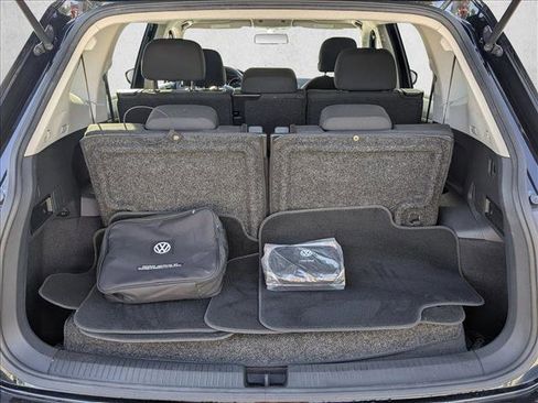 Used 2018 Volkswagen Tiguan S image 6