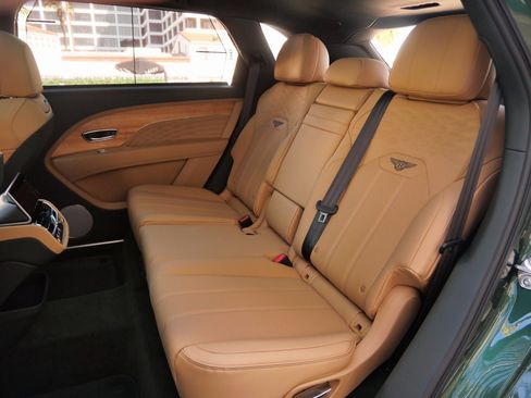 New 2025 Bentley Bentayga Extended Wheelbase image 21