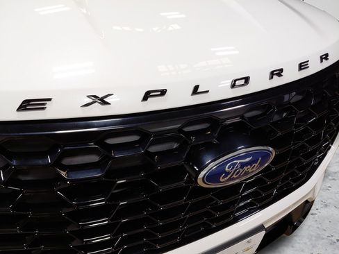 Used 2025 Ford Explorer ST-Line AWD/4WD image 10
