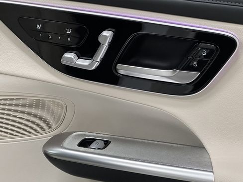 Certified 2025 Mercedes-Benz GLC 300 image 16