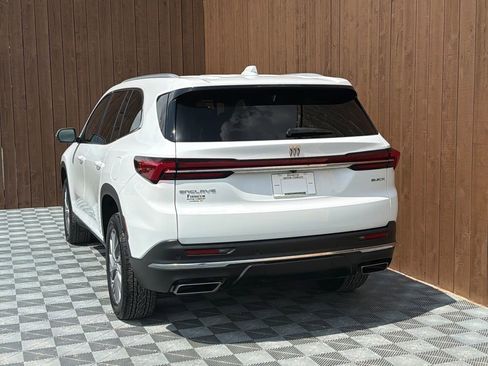 Used 2025 Buick Enclave Preferred image 17