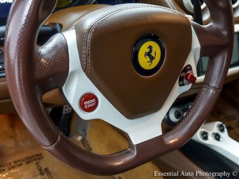 Used 2012 Ferrari California image 15