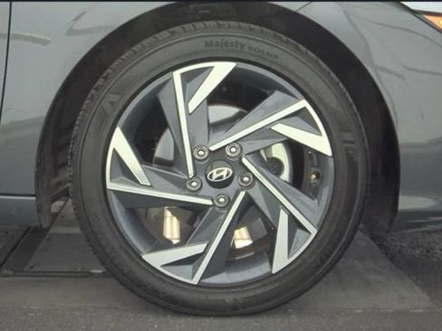 Used 2025 Hyundai Elantra Sport FWD image 10