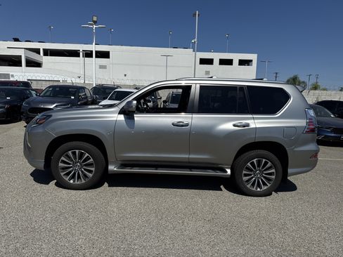 Used 2023 Lexus GX 460 Luxury w/ Off Road Package AWD/4WD image 3