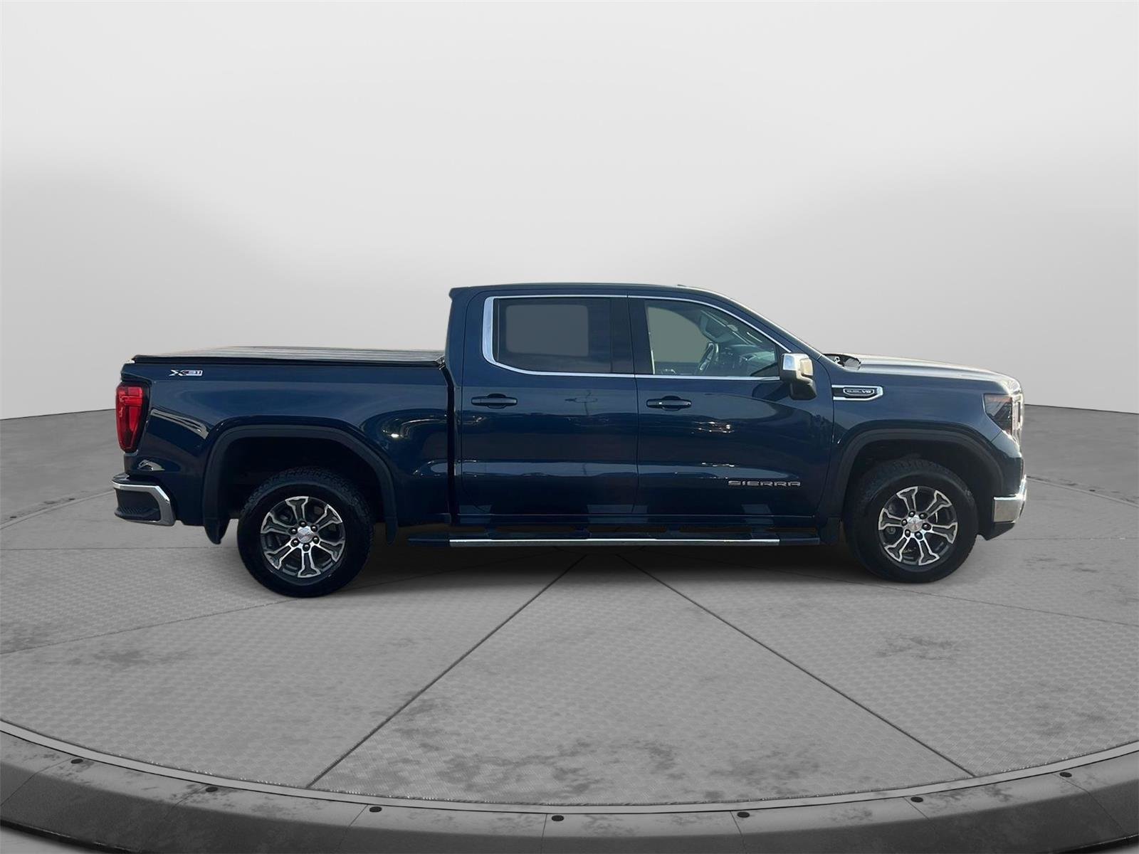 Used 2023 GMC Sierra 1500 SLE AWD/4WD image 10