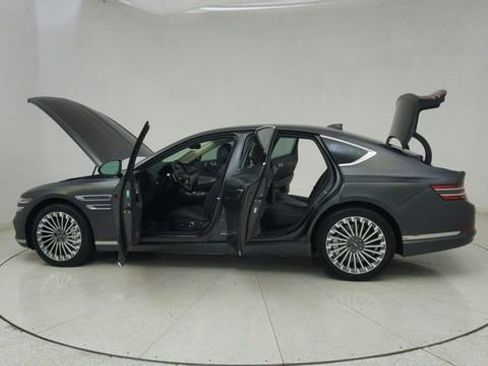 Used 2024 Genesis G80 image 73