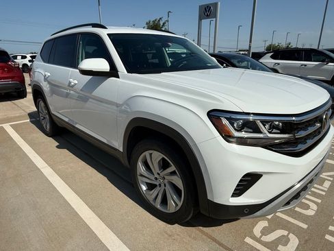 Used 2022 Volkswagen Atlas SE FWD image 3