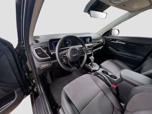 New 2026 Kia Seltos S FWD image 33