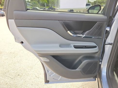 Certified 2022 Lincoln Corsair FWD image 10