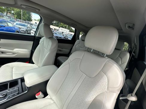 Used 2023 Kia Sorento S w/ Panoramic Sunroof Package AWD/4WD image 11