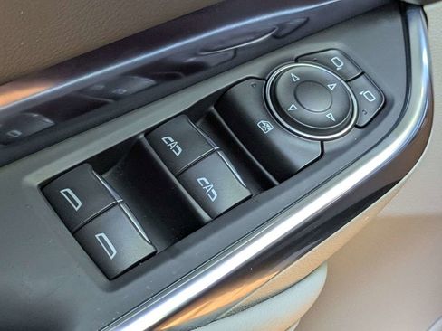 Certified 2023 Cadillac XT4 Luxury w/ Cold Weather Package FWD image 28