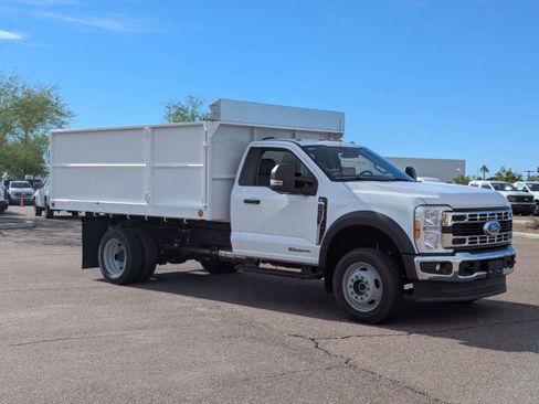 New 2025 Ford F550 4x4 Regular Cab Super Duty image 38