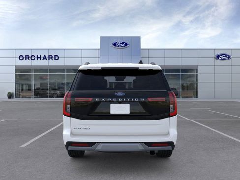 New 2025 Ford Expedition Platinum w/ Driver's Package image 5