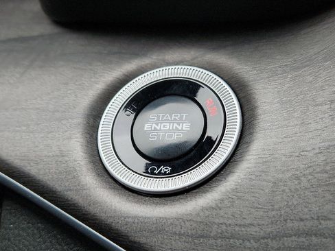 Used 2024 Jeep Grand Cherokee Limited w/ Black Appearance Package image 20