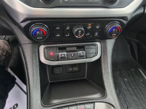 Used 2022 GMC Acadia SLT w/ Elevation Edition image 22