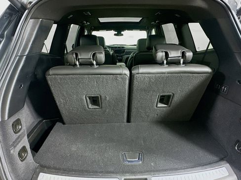 Used 2025 Cadillac XT6 Premium Luxury image 32