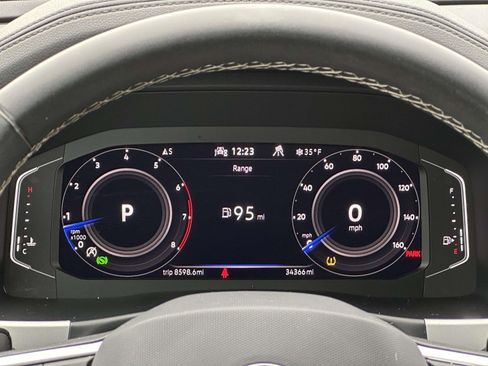 Used 2022 Volkswagen Atlas Cross Sport SE w/ Panoramic Sunroof Package image 24