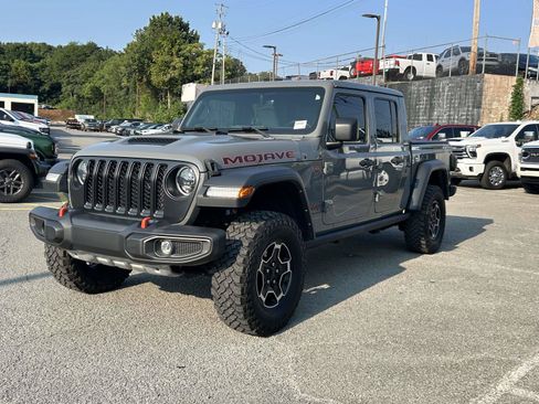 Used 2023 Jeep Gladiator Mojave w/ LED Lighting Group AWD/4WD image 3