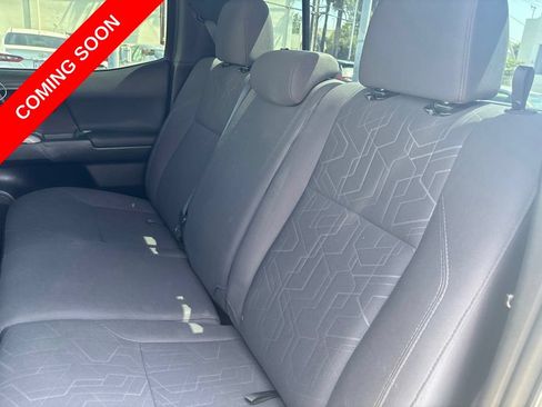 Used 2018 Toyota Tacoma TRD Sport RWD image 11