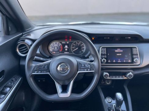 Used 2020 Nissan Kicks SV FWD image 10
