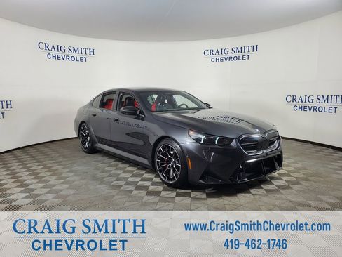 Used 2025 BMW M5 w/ Executive Package image 33
