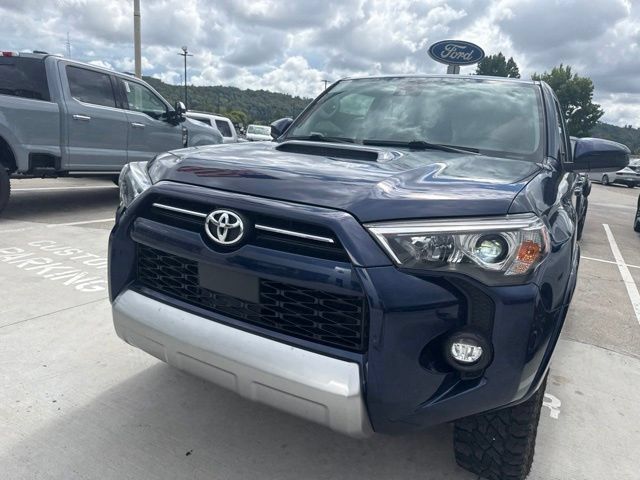 Used 2021 Toyota 4Runner TRD Off-Road AWD/4WD image 3