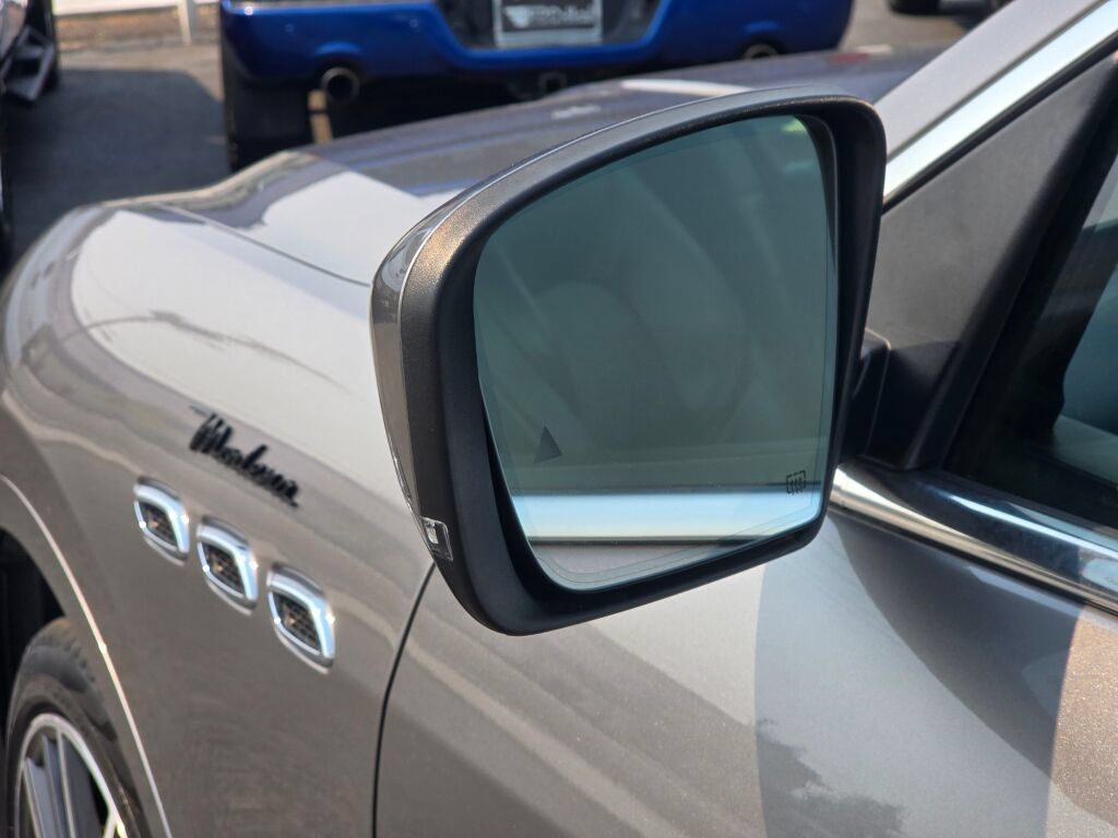 Used 2022 Maserati Levante Modena AWD/4WD image 12
