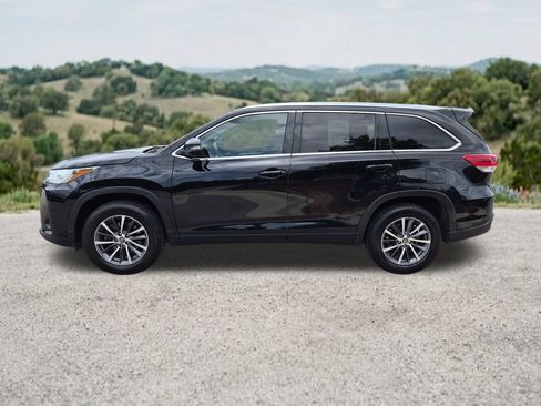 Used 2017 Toyota Highlander XLE FWD image 5