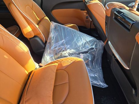 New 2026 Chrysler Pacifica Pinnacle AWD/4WD image 10