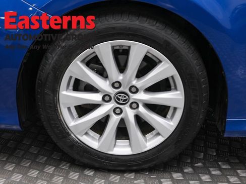 Used 2019 Toyota Camry LE image 32