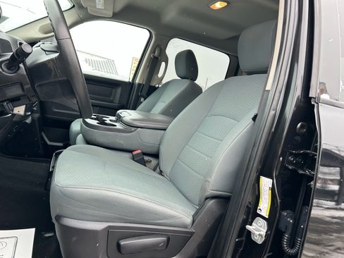 Used 2018 RAM 2500 Tradesman w/ Chrome Appearance Group image 12