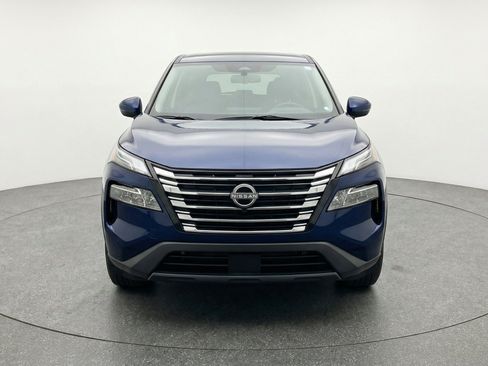 Used 2025 Nissan Rogue SV FWD image 2