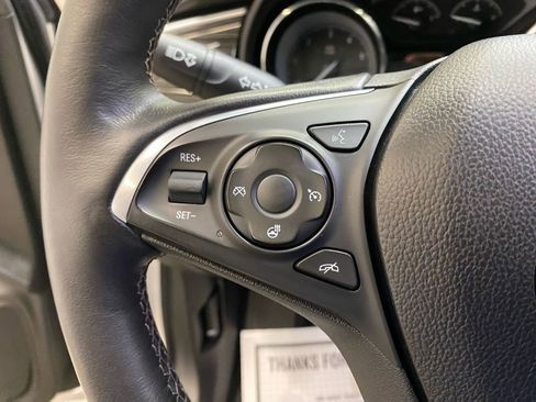 Used 2018 Buick Envision Essence image 27