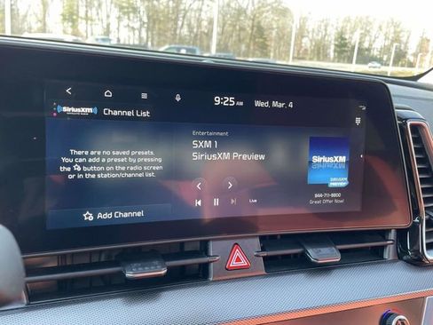 Used 2025 Kia Sportage SX image 29