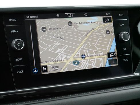 Certified 2022 Volkswagen Taos SEL w/ Panoramic Sunroof Package image 30