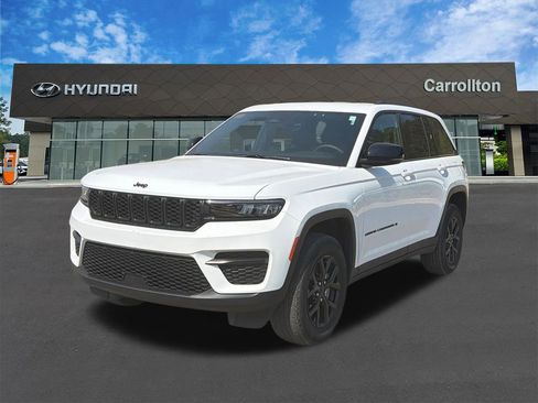 Used 2025 Jeep Grand Cherokee Altitude AWD/4WD image 1