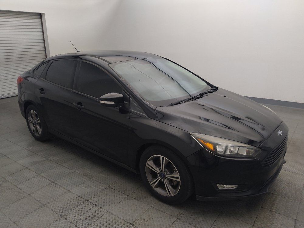Used 2018 Ford Focus SE w/ SE Appearance Package FWD image 11