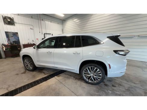 New 2026 Buick Enclave Avenir w/ Super Cruise Package image 5