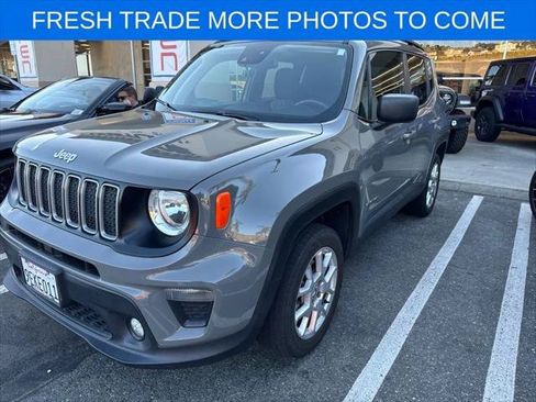 Certified 2022 Jeep Renegade Latitude w/ Convenience Group AWD/4WD image 1