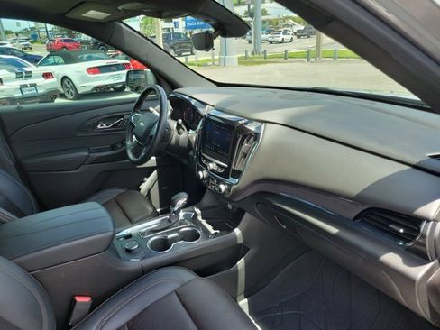 Used 2023 Chevrolet Traverse High Country image 31
