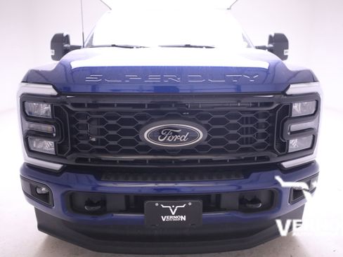 New 2026 Ford F250 Lariat w/ Black Appearance Package image 8