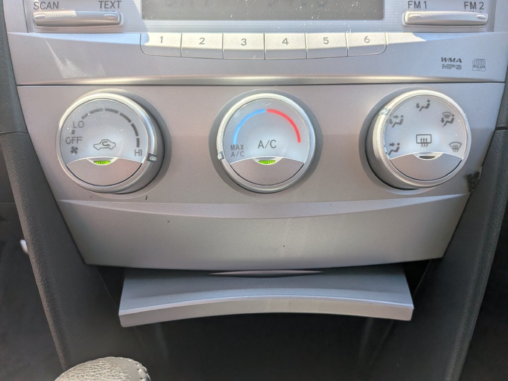 Used 2011 Toyota Camry SE w/ Fleet Convenience Pkg FWD image 19