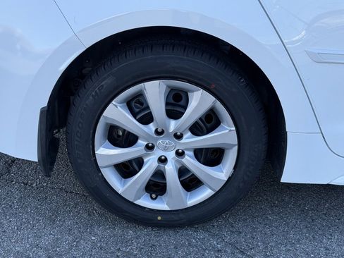 Certified 2022 Toyota Corolla LE image 14