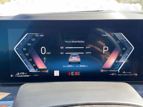 Used 2025 BMW X5 xDrive50e w/ M Sport Package image 11