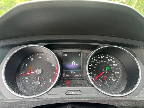 Used 2019 Volkswagen Tiguan SE w/ Panoramic Sunroof Package FWD image 13