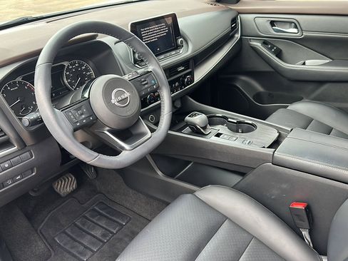 Used 2023 Nissan Rogue SV w/ SV Premium B Package image 12