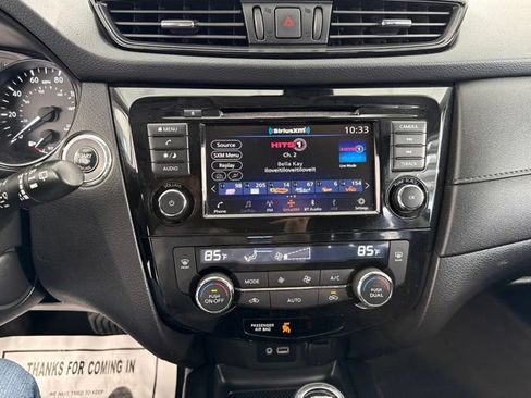Used 2019 Nissan Rogue SV AWD/4WD image 22