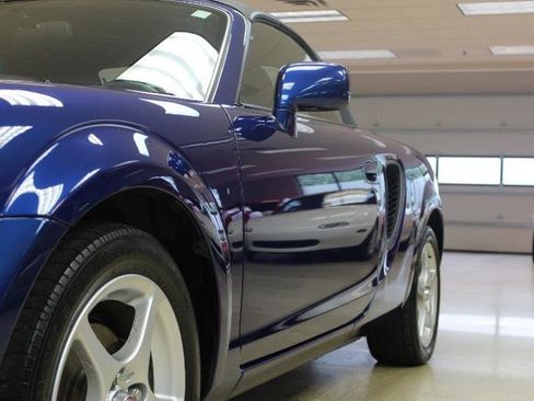 Used 2001 Toyota MR2 RWD image 17