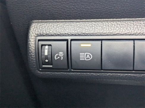 Used 2020 Toyota Corolla LE image 19